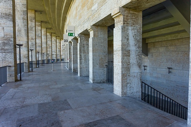 浅谈与室同事相处的礼仪