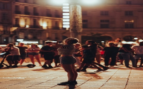 海宁春节联欢晚会主持词-春林公文网