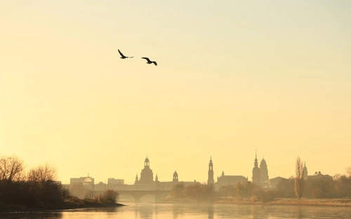 七一演讲稿:让党旗永远飘扬,让形象永远闪亮-春林公文网