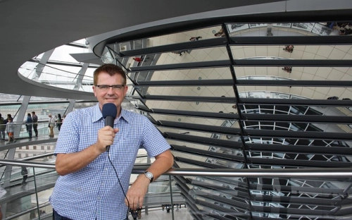 关于提拔李白同志担任版主的考察报告-春林公文网